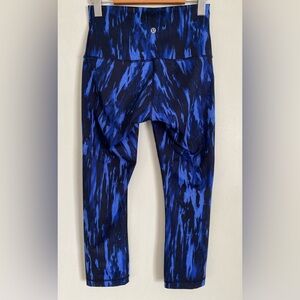 Lululemon Wunder Under Crop Legging Pant Size 6 Painted Animal Sprinkler Blue